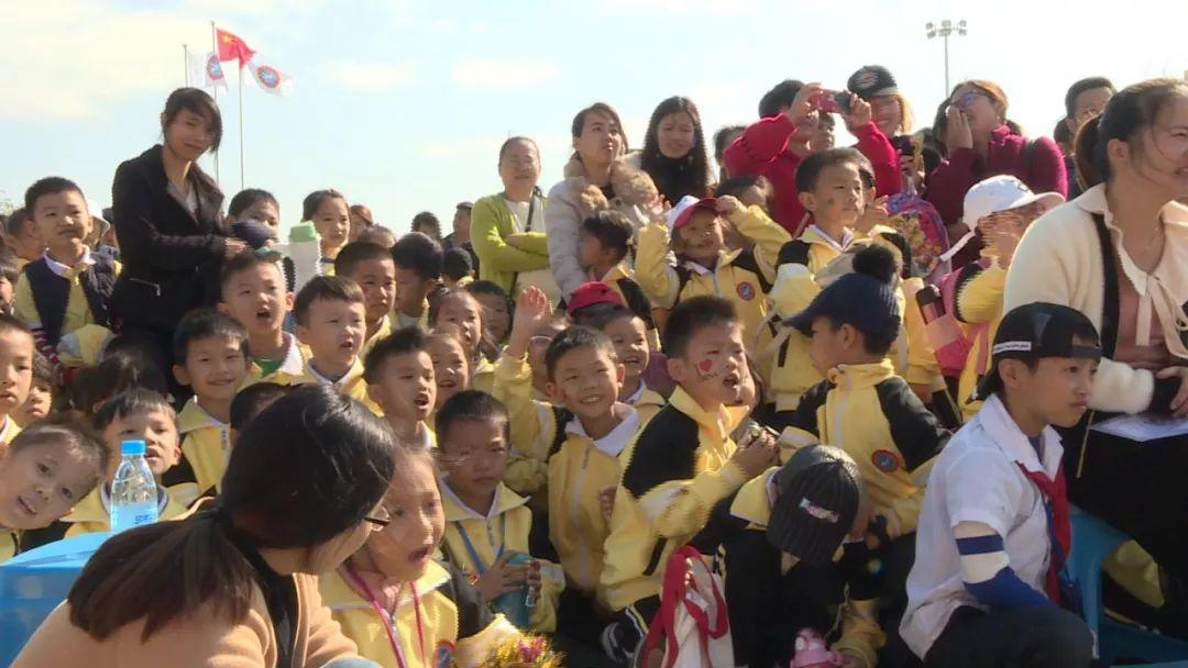 欢乐家上市，励志故事中的学习、变化与成就舞台