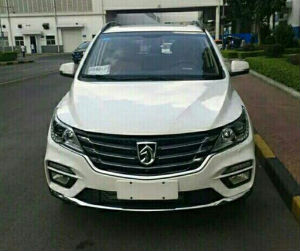 宝骏560新款越野车，自然美景的探索之旅