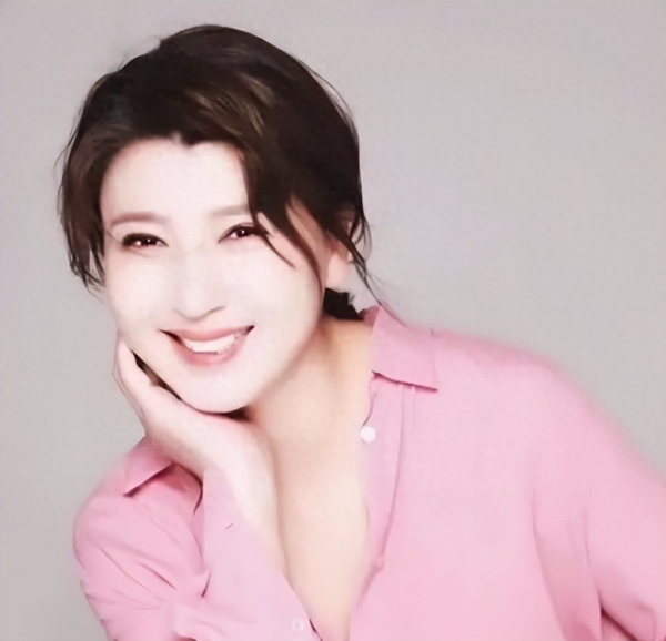 电影演员闫学晶，如何掌握表演艺术技巧与走向优秀演员之路
